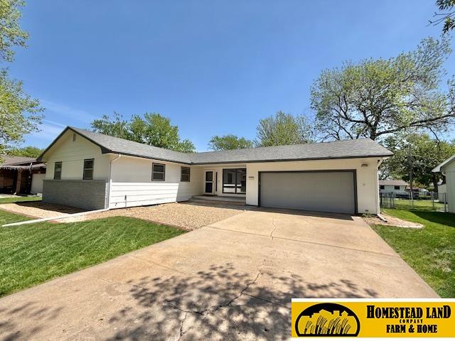 Photo 1 of 40 — 1122 Hubble Street, Fairbury, NE 68352
