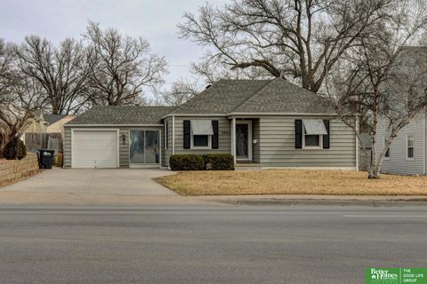 Photo of 2725 S 42 Street, Omaha, NE 68105 (MLS # 22604536)