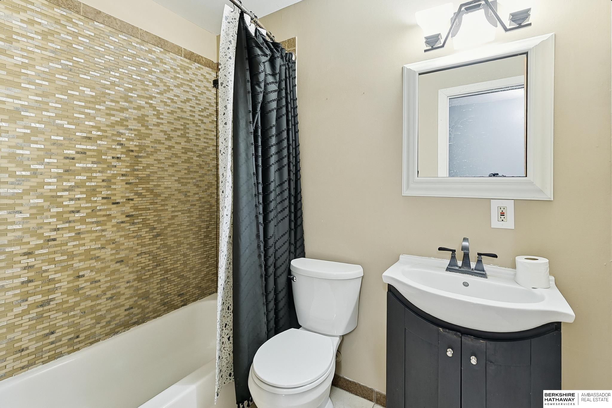 Bellevue, Nebraska 68005, United States, 3 Bedrooms Bedrooms, ,2 BathroomsBathrooms,Residential,Active,251160