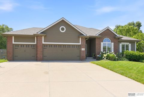Photo of 17321 Spencer Street, Omaha, NE 68116 (MLS # 22619107)