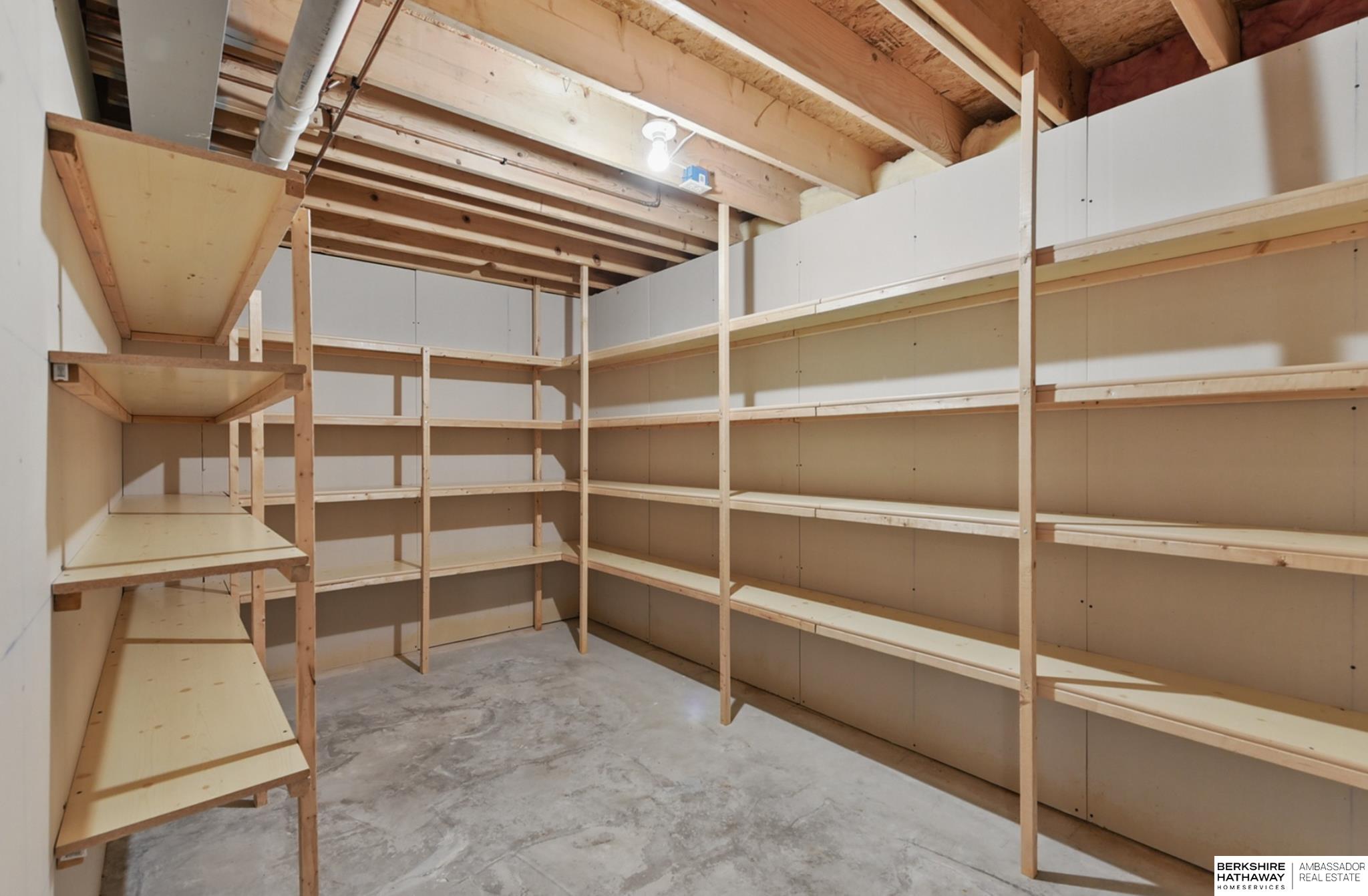 Papillion, Nebraska 68133, United States, 4 Bedrooms Bedrooms, ,3 BathroomsBathrooms,Residential,Pending,132110