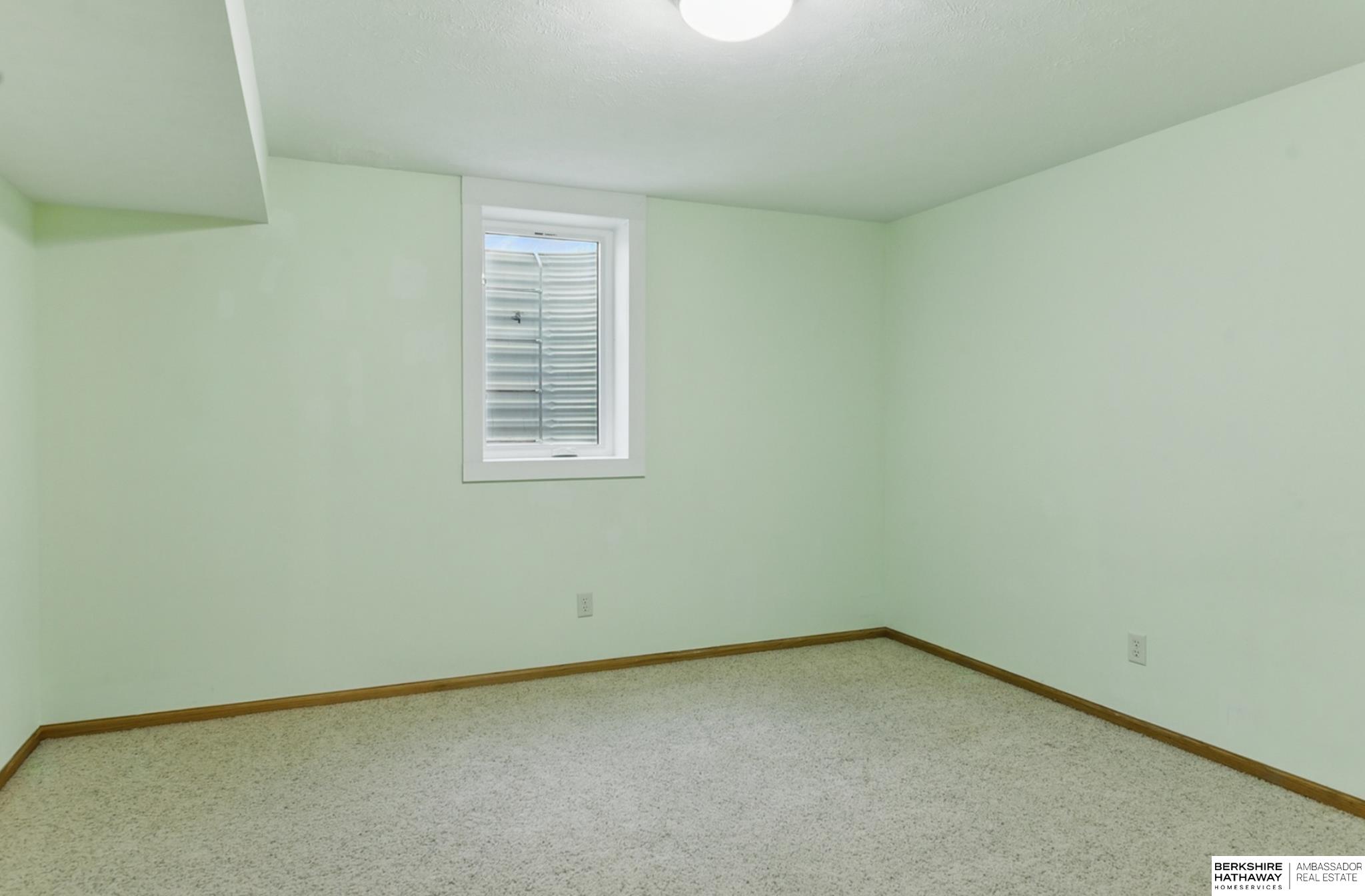 Papillion, Nebraska 68133, United States, 4 Bedrooms Bedrooms, ,3 BathroomsBathrooms,Residential,Pending,132110