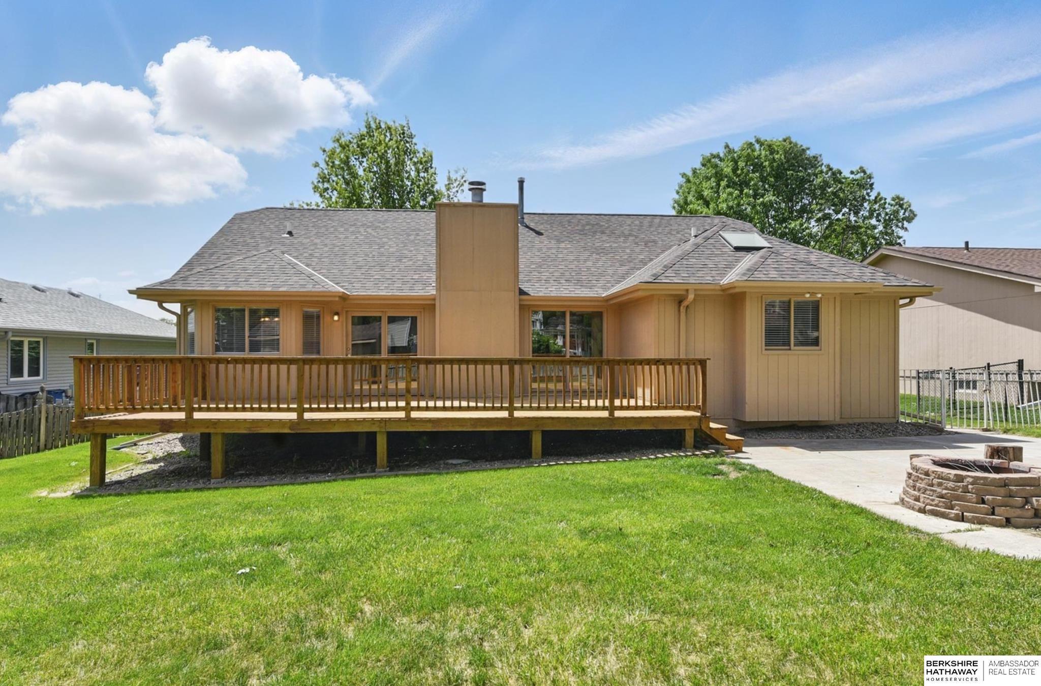 Papillion, Nebraska 68133, United States, 4 Bedrooms Bedrooms, ,3 BathroomsBathrooms,Residential,Pending,132110