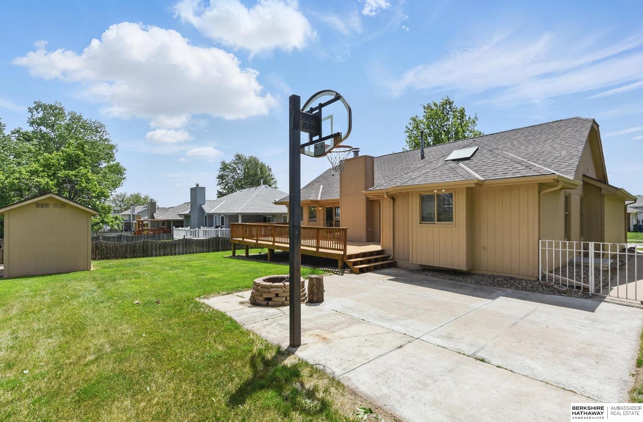 Papillion, Nebraska 68133, United States, 4 Bedrooms Bedrooms, ,3 BathroomsBathrooms,Residential,Pending,132110