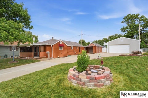 Photo of 6112 Franklin Street, Omaha, NE 68104 (MLS # 22626248)