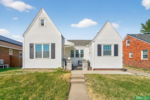 Photo of 4432 Hickory Street, Omaha, NE 68105 (MLS # 22608108)