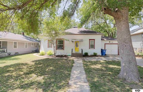 Photo of 2313 S 11th Street, Lincoln, NE 68502 (MLS # 22602414)