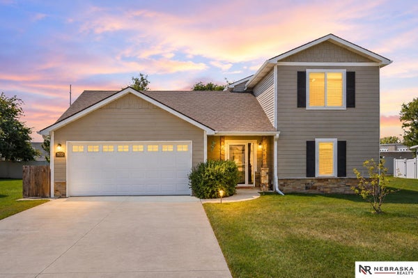 3533 HOLLYBLUE DR, LINCOLN, NE 68504 - Image 61bc34772605e2e7c22cf8d36b3fa01c/376488969