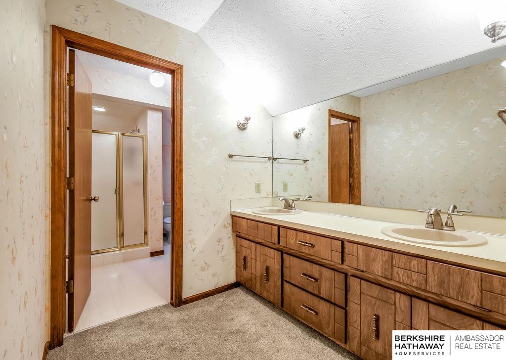 Omaha, Nebraska 68154, United States, 4 Bedrooms Bedrooms, ,3 BathroomsBathrooms,Residential,Active,192026