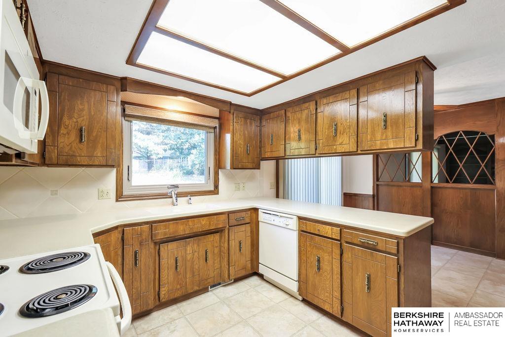 Omaha, Nebraska 68154, United States, 4 Bedrooms Bedrooms, ,3 BathroomsBathrooms,Residential,Active,192026