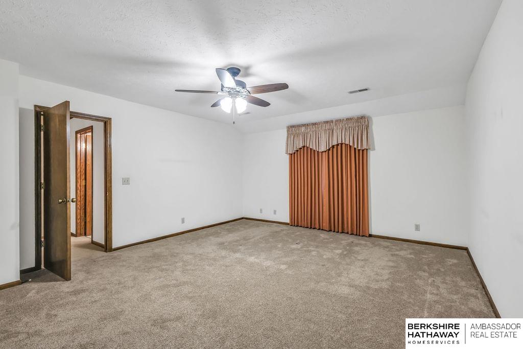 Omaha, Nebraska 68154, United States, 4 Bedrooms Bedrooms, ,3 BathroomsBathrooms,Residential,Active,192026