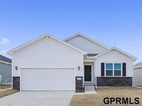 Photo of 6678 Bluebell Street, Papillion, NE 68133 (MLS # 22606746)