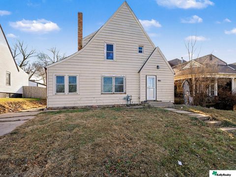 Photo of 910 9th Street, Fairbury, NE 68352 (MLS # 22601616)