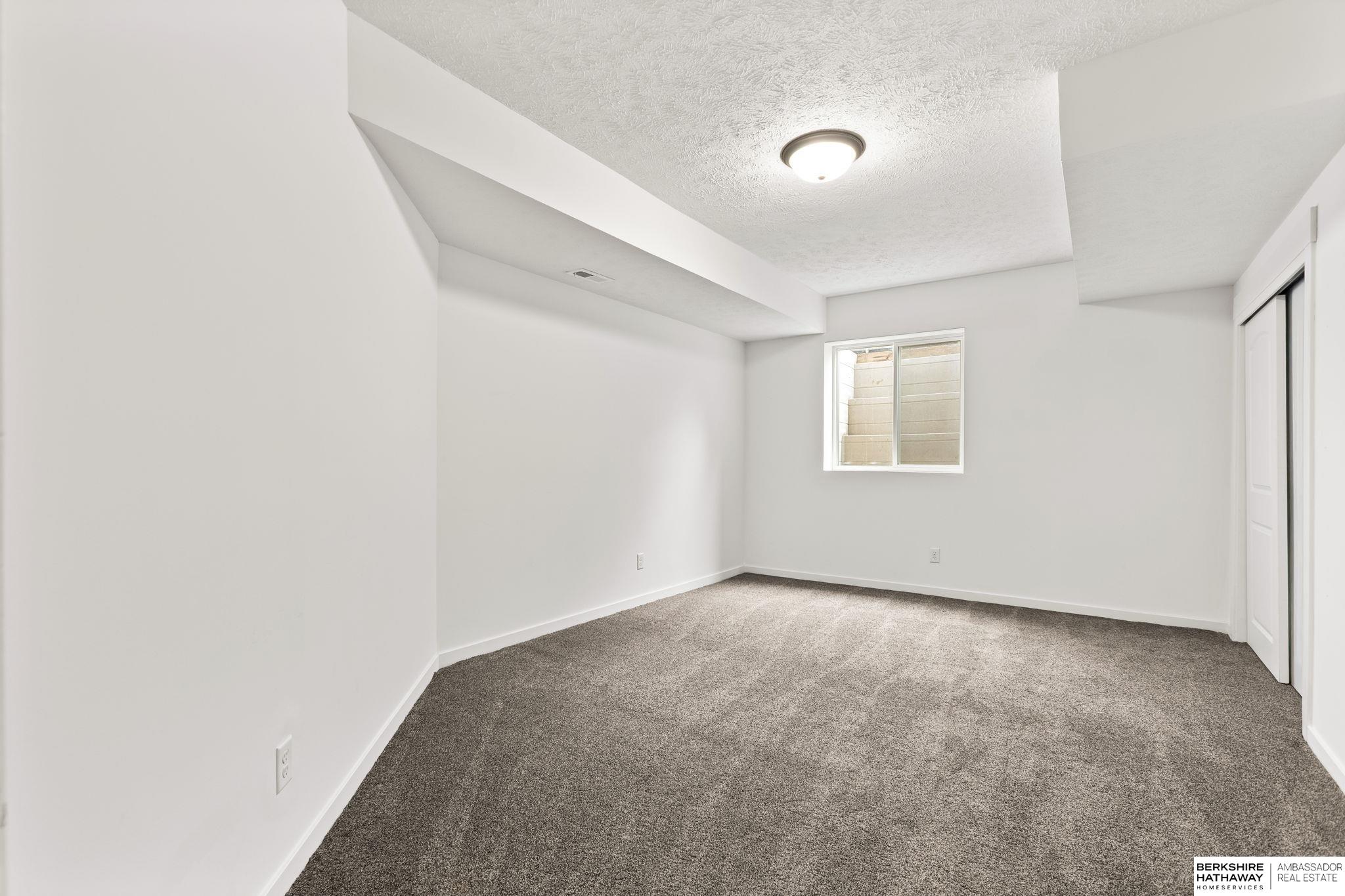 Blair, Nebraska 68008, United States, 5 Bedrooms Bedrooms, ,4 BathroomsBathrooms,Residential,Active,225433