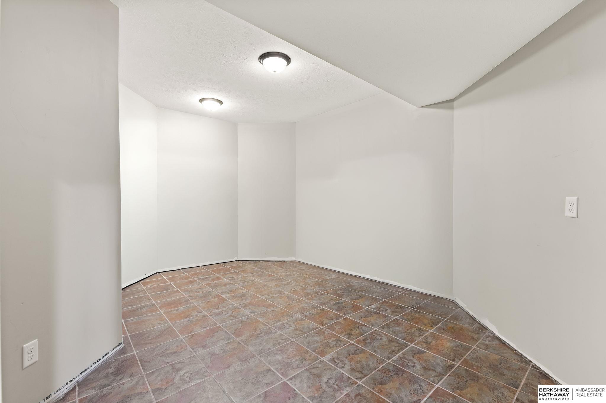 Blair, Nebraska 68008, United States, 5 Bedrooms Bedrooms, ,4 BathroomsBathrooms,Residential,Active,225433