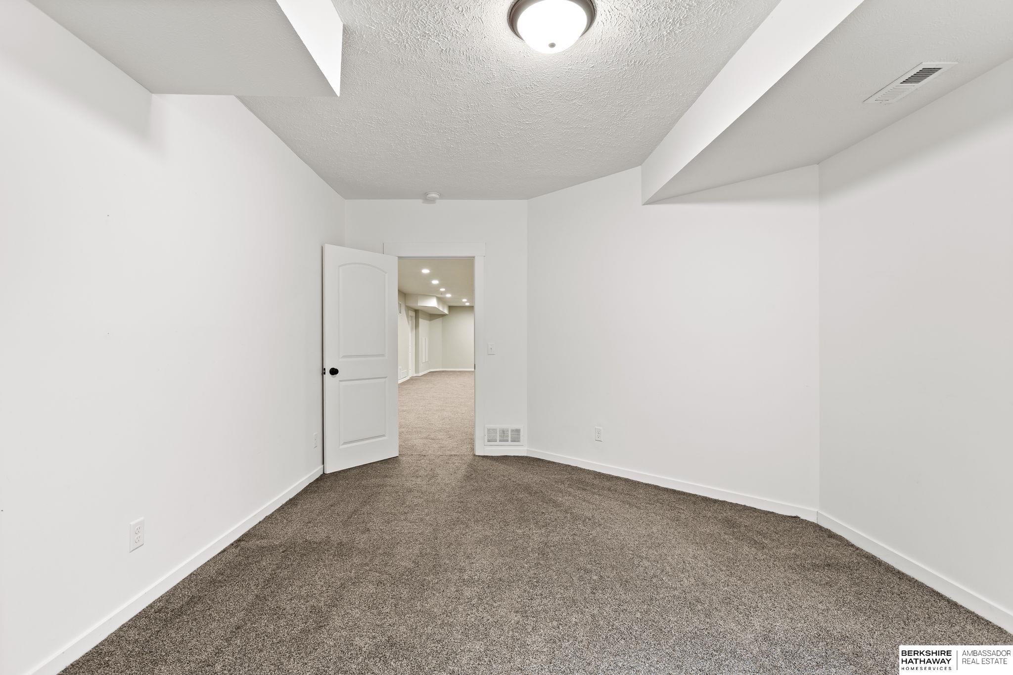 Blair, Nebraska 68008, United States, 5 Bedrooms Bedrooms, ,4 BathroomsBathrooms,Residential,Active,225433