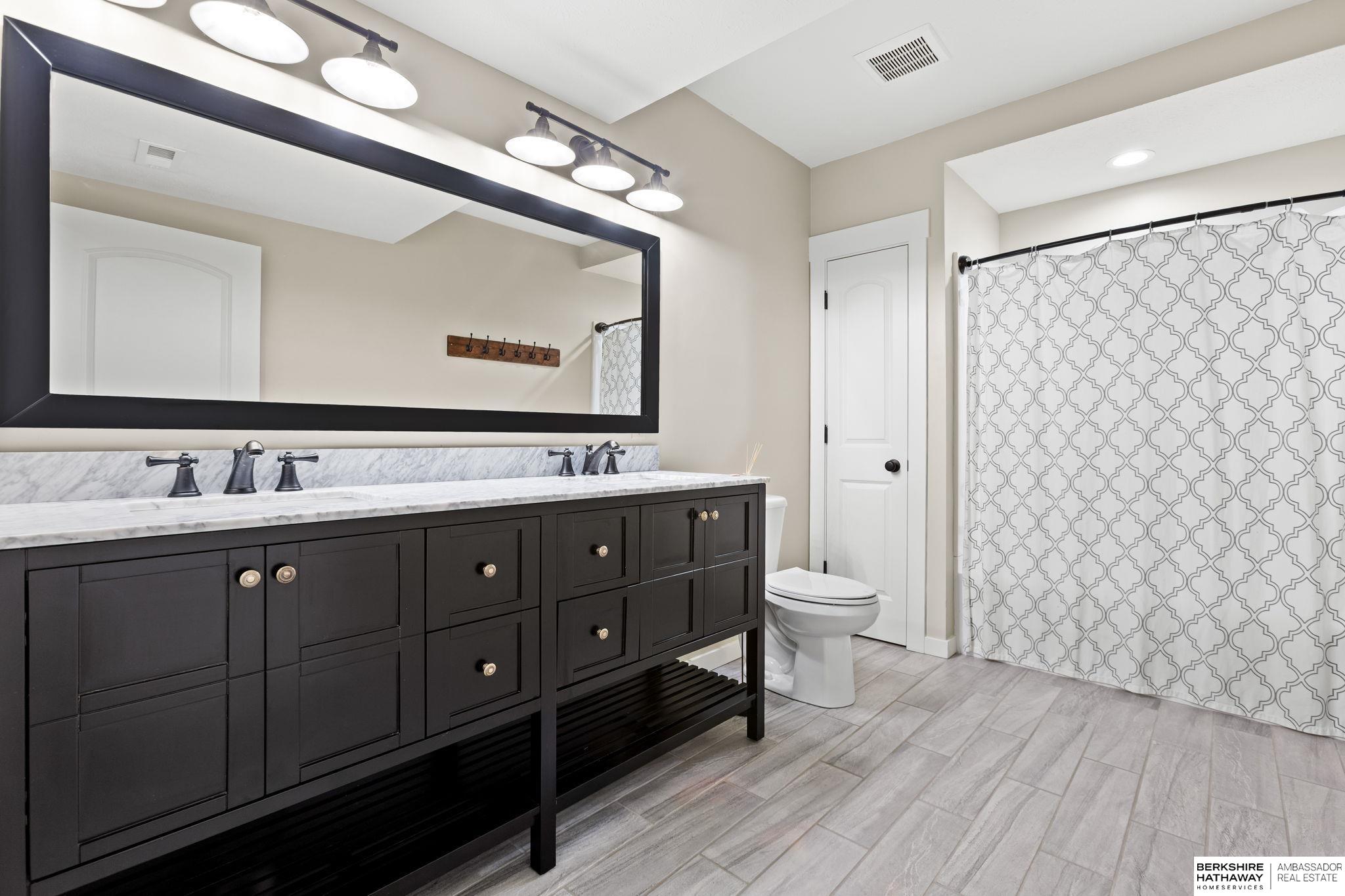 Blair, Nebraska 68008, United States, 5 Bedrooms Bedrooms, ,4 BathroomsBathrooms,Residential,Active,225433