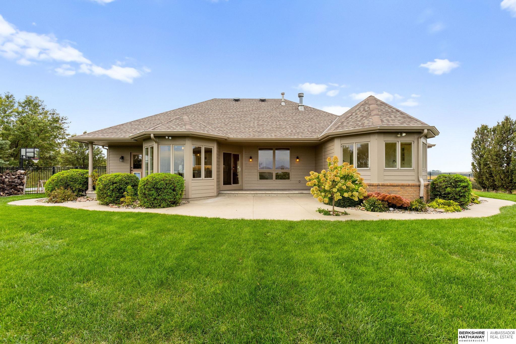 Blair, Nebraska 68008, United States, 5 Bedrooms Bedrooms, ,4 BathroomsBathrooms,Residential,Active,225433