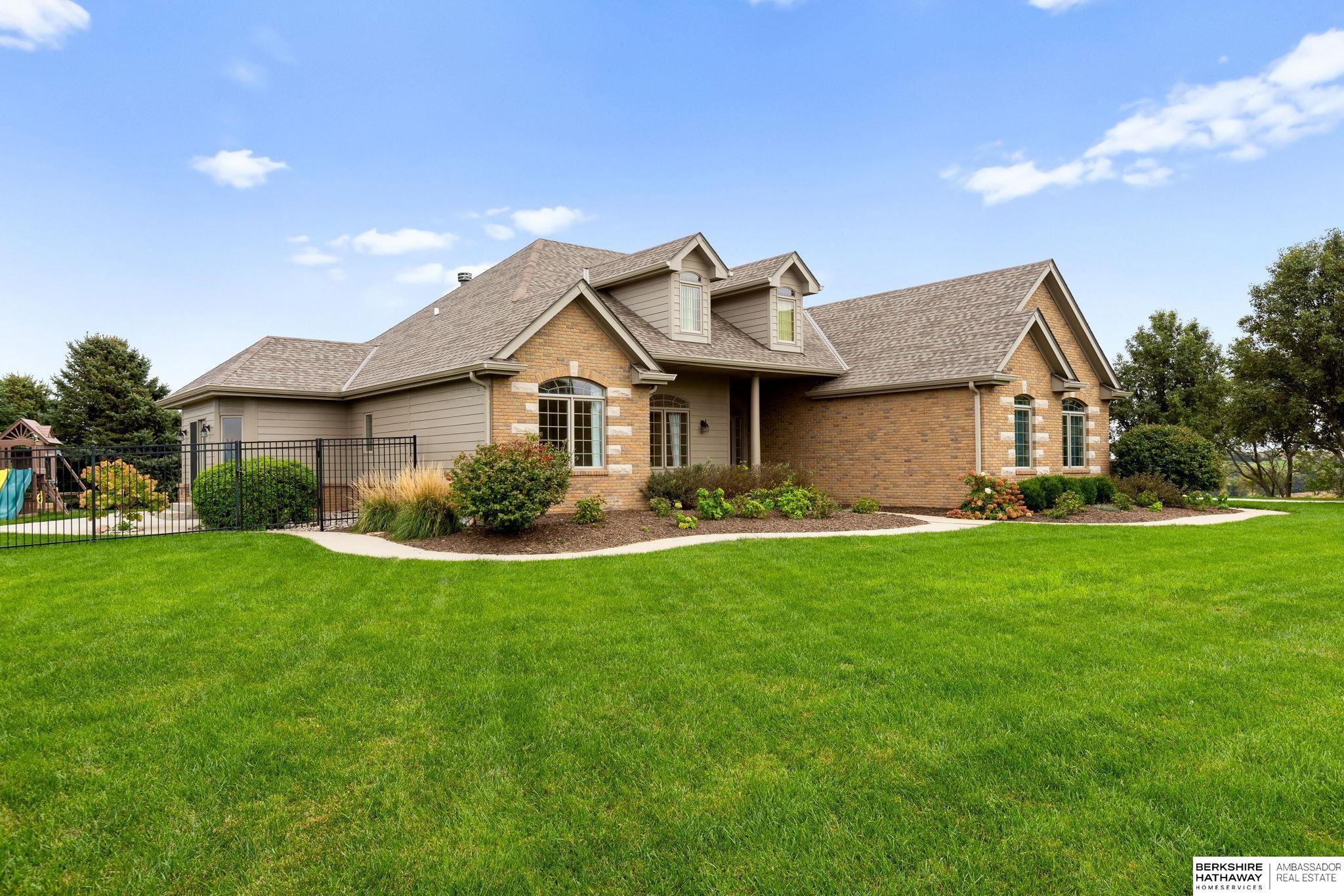 Blair, Nebraska 68008, United States, 5 Bedrooms Bedrooms, ,4 BathroomsBathrooms,Residential,Active,225433