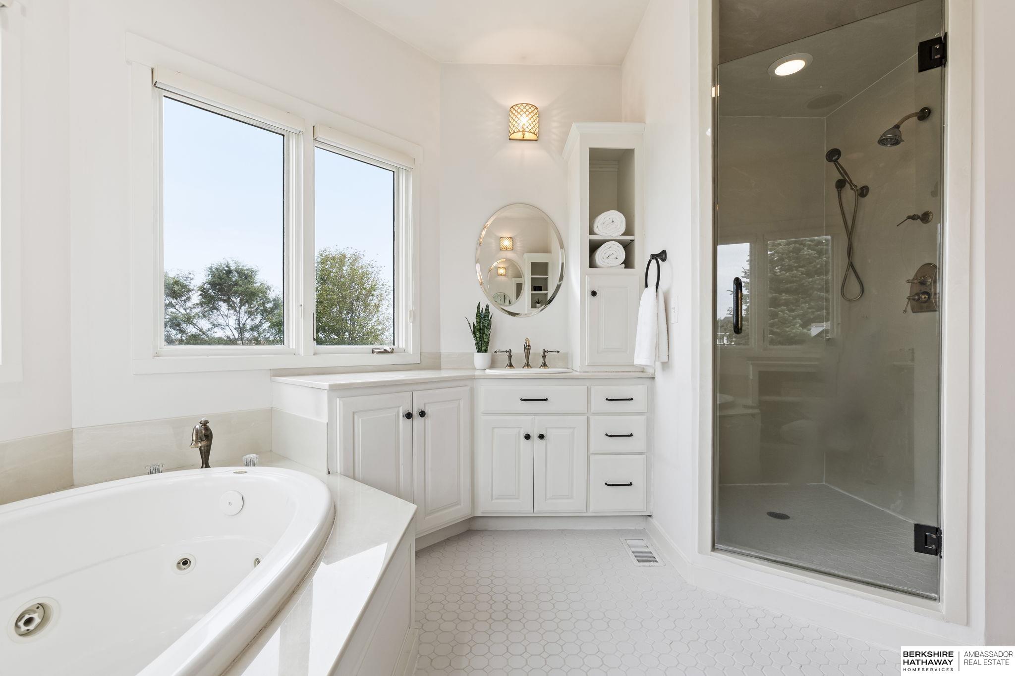 Blair, Nebraska 68008, United States, 5 Bedrooms Bedrooms, ,4 BathroomsBathrooms,Residential,Active,225433