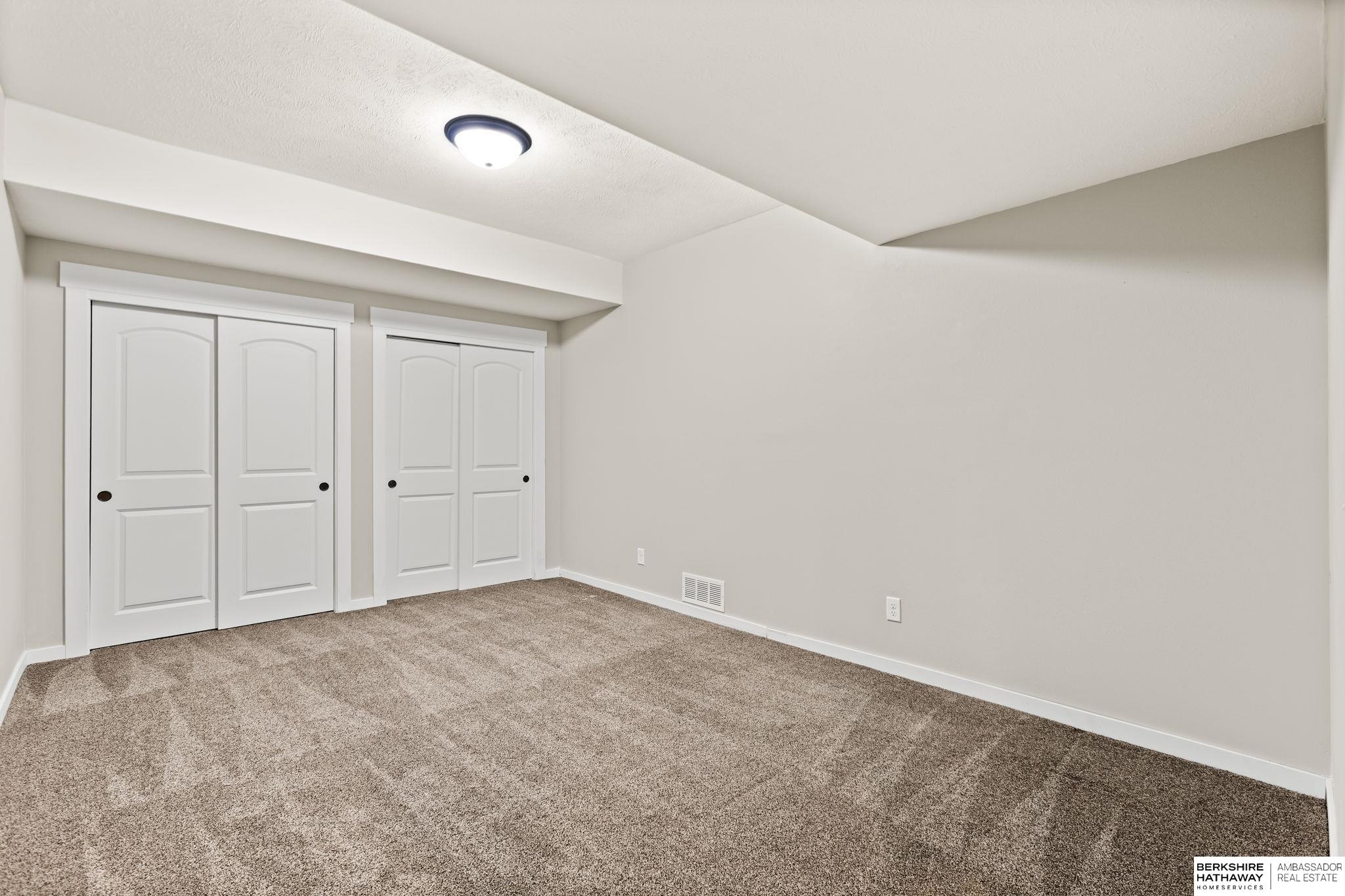 Blair, Nebraska 68008, United States, 5 Bedrooms Bedrooms, ,4 BathroomsBathrooms,Residential,Active,225433