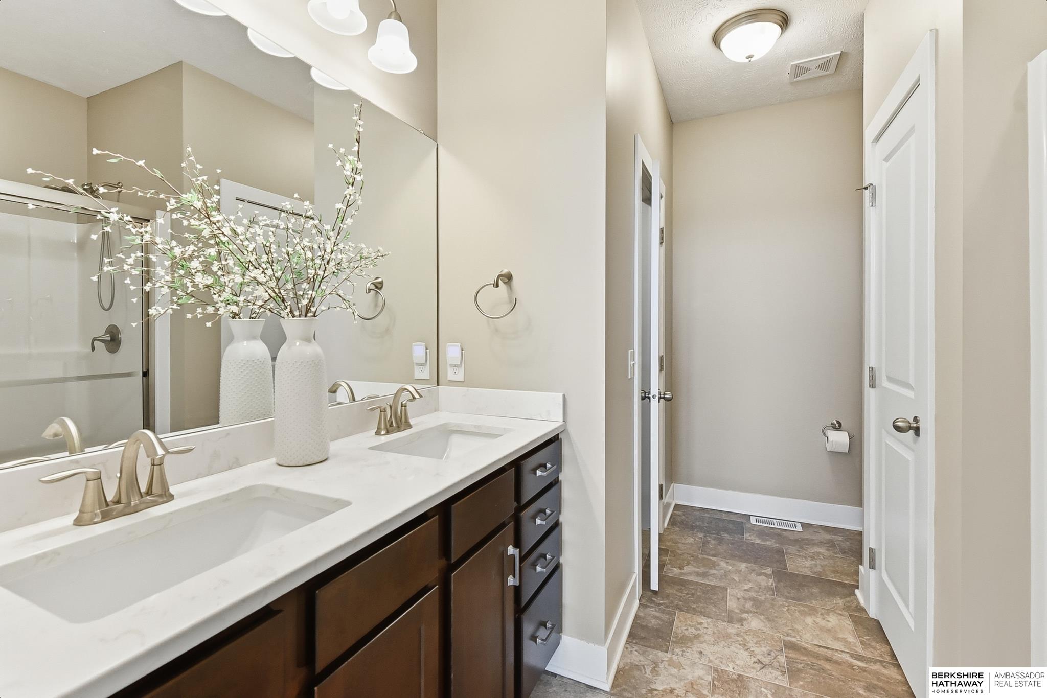 Gretna, Nebraska 68028, United States, 4 Bedrooms Bedrooms, ,3 BathroomsBathrooms,Residential,Active,244205