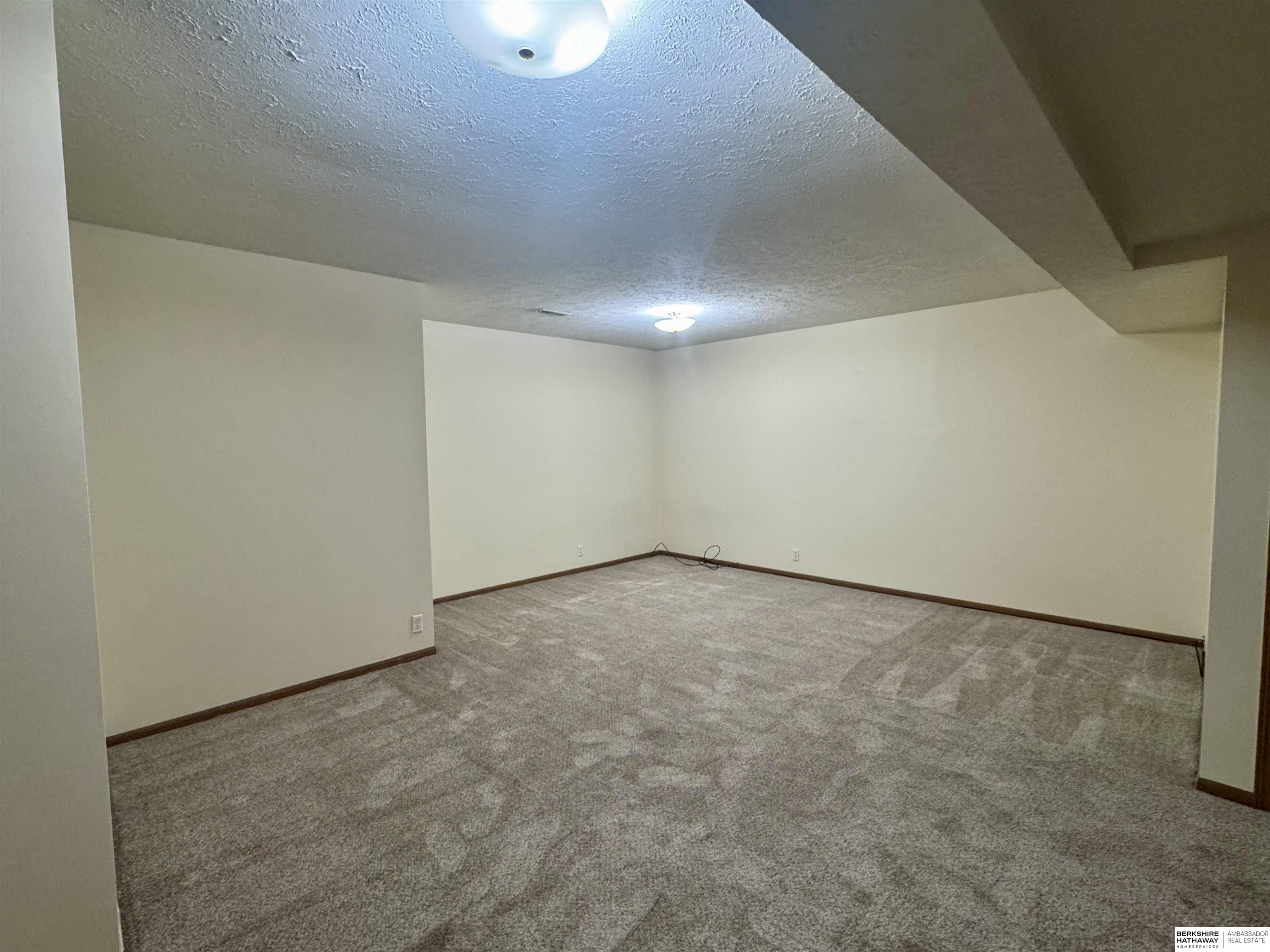 Omaha, Nebraska 68134, United States, 14 Bedrooms Bedrooms, ,6 BathroomsBathrooms,Residential,Active,214677