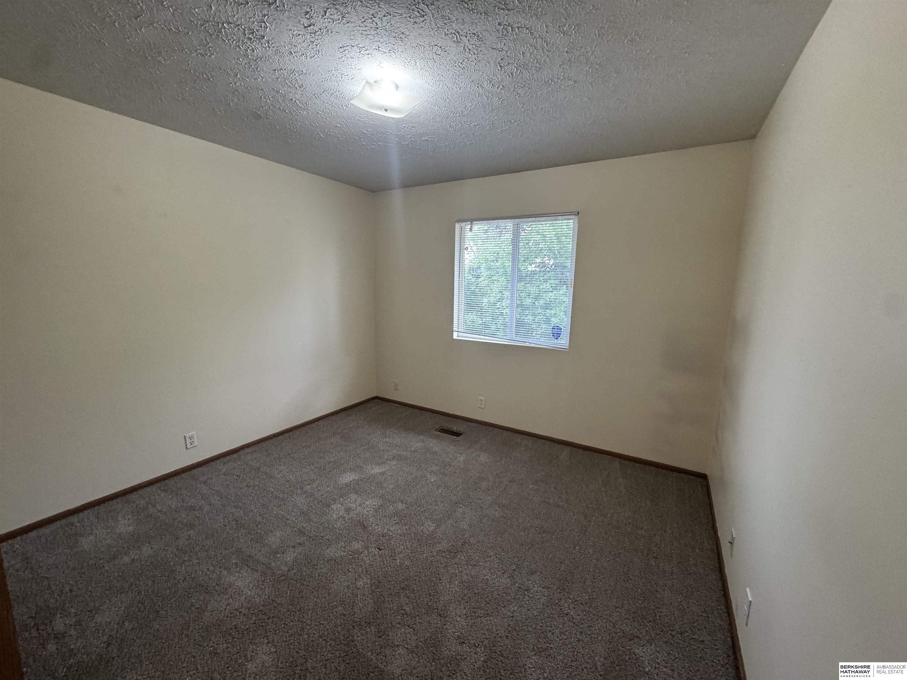 Omaha, Nebraska 68134, United States, 14 Bedrooms Bedrooms, ,6 BathroomsBathrooms,Residential,Active,214677