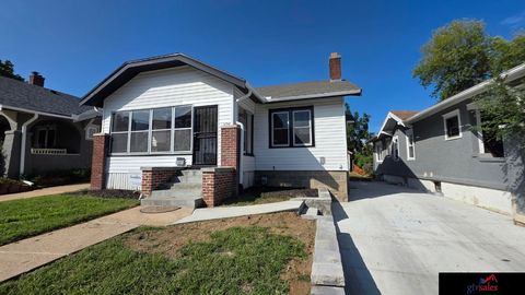 Photo of 2730 Whitmore Street, Omaha, NE 68112 (MLS # 22527322)