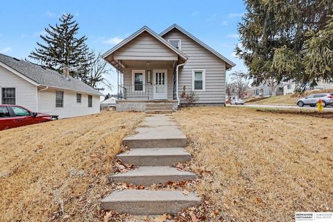 Photo of 1702 S 49th Street, Omaha, NE 68106 (MLS # 22600440)