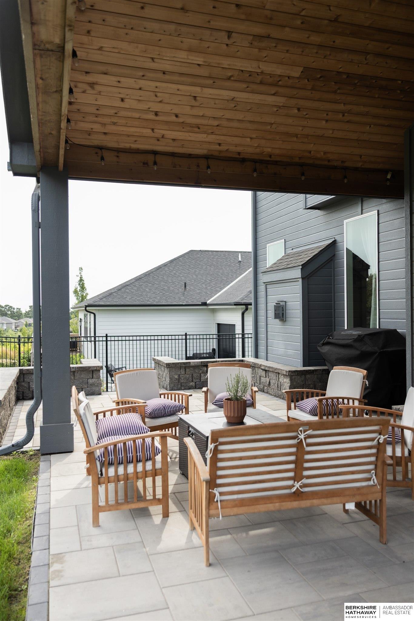 Gretna, Nebraska 68028, United States, 4 Bedrooms Bedrooms, ,3 BathroomsBathrooms,Residential,Active,209323