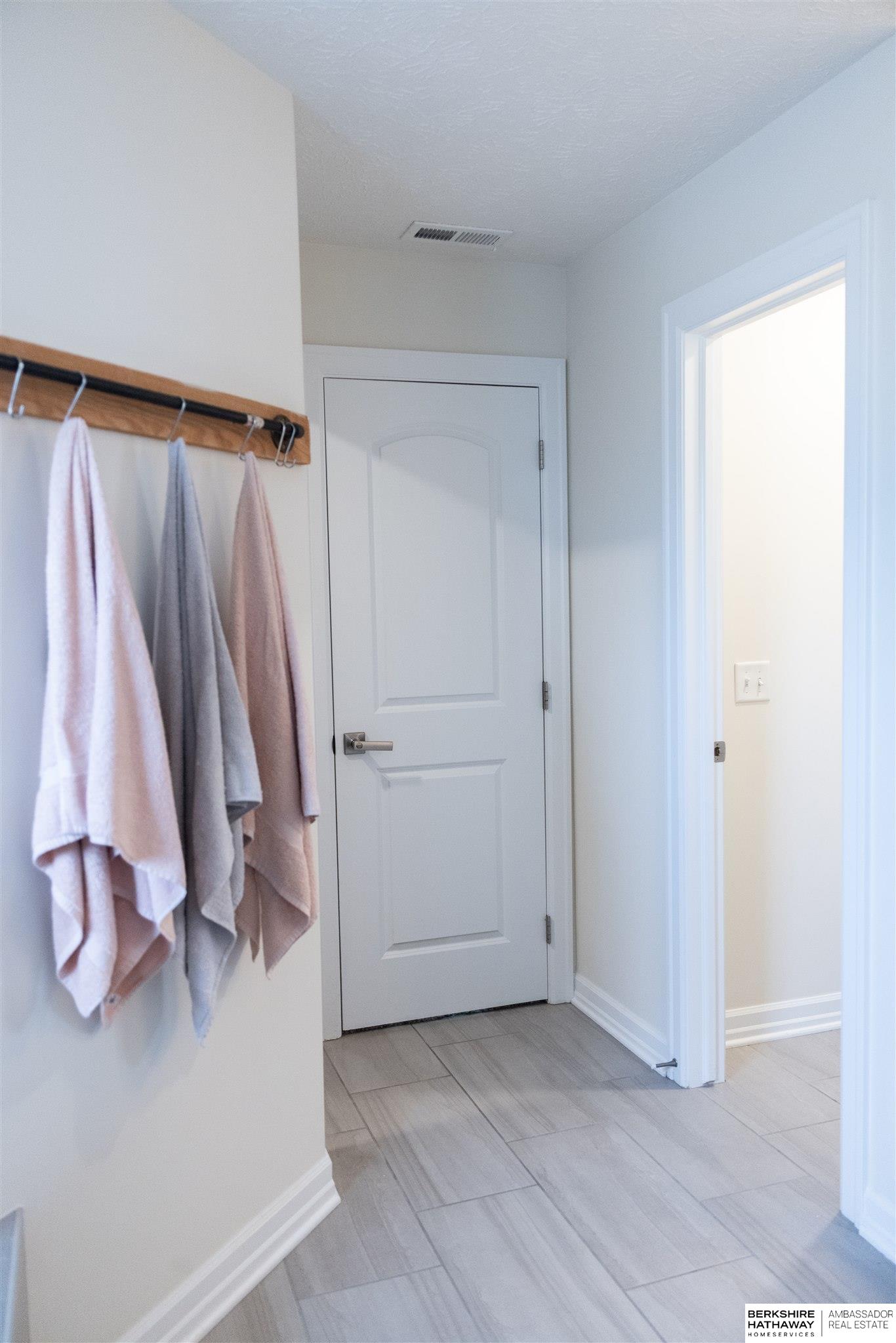 Gretna, Nebraska 68028, United States, 4 Bedrooms Bedrooms, ,3 BathroomsBathrooms,Residential,Active,209323