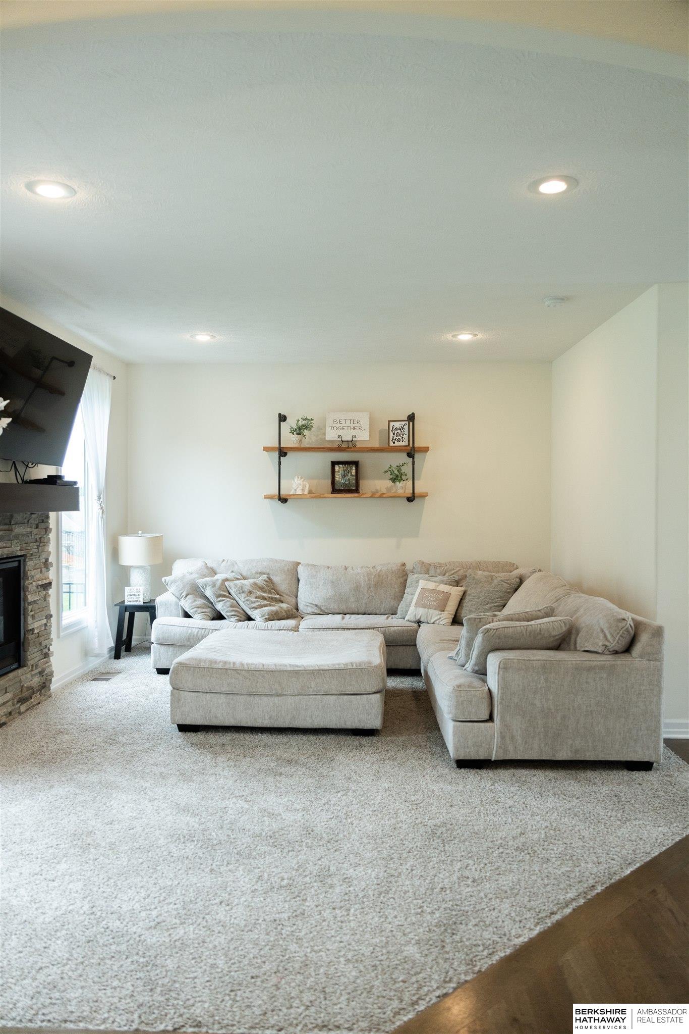 Gretna, Nebraska 68028, United States, 4 Bedrooms Bedrooms, ,3 BathroomsBathrooms,Residential,Active,209323