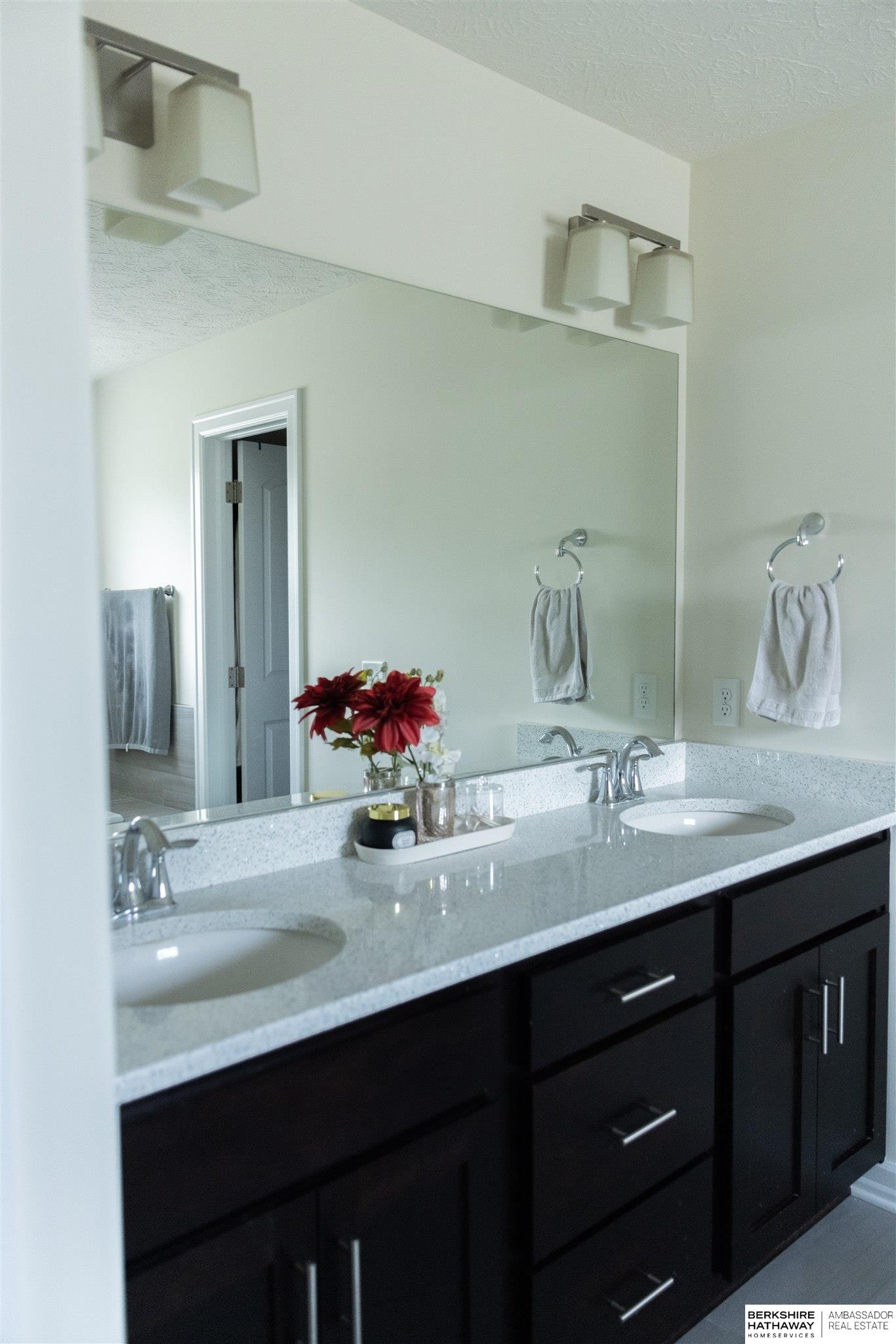 Gretna, Nebraska 68028, United States, 4 Bedrooms Bedrooms, ,3 BathroomsBathrooms,Residential,Active,209323