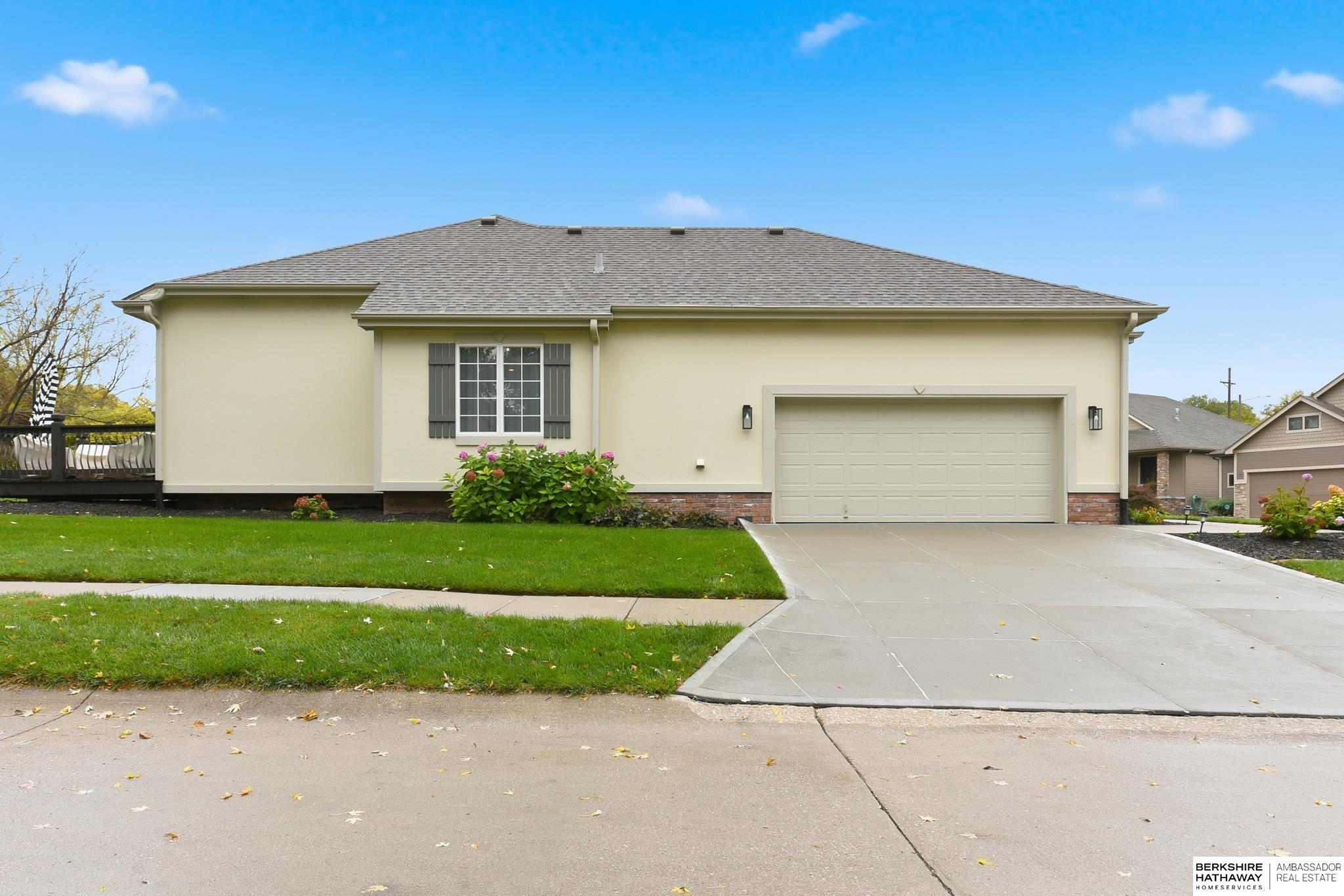 Omaha, Nebraska 68135, United States, 4 Bedrooms Bedrooms, ,3 BathroomsBathrooms,Residential,Active,235918