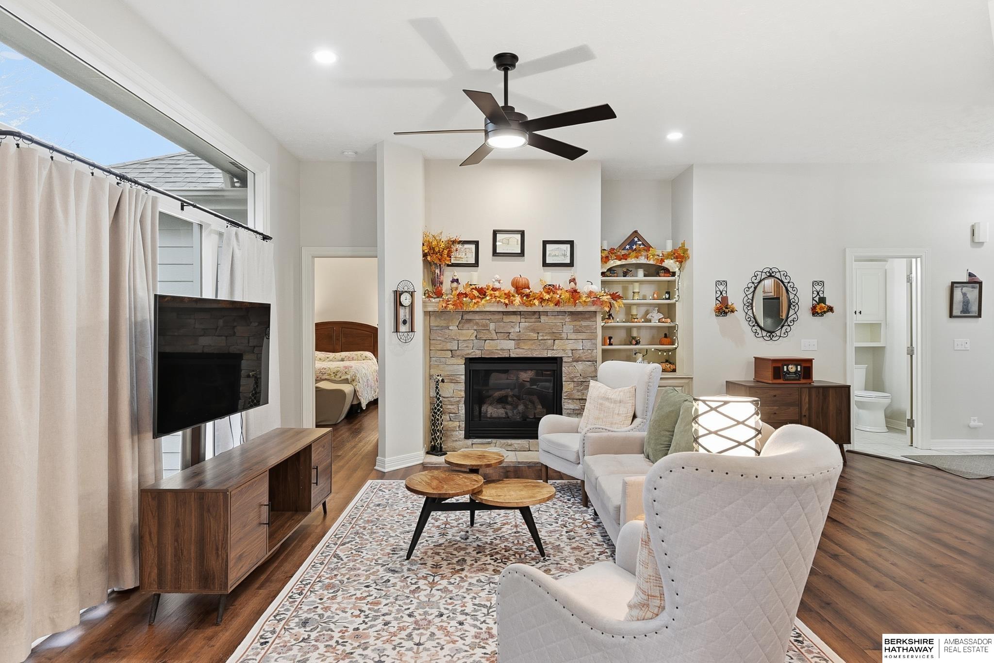 Omaha, Nebraska 68135, United States, 4 Bedrooms Bedrooms, ,3 BathroomsBathrooms,Residential,Active,235918