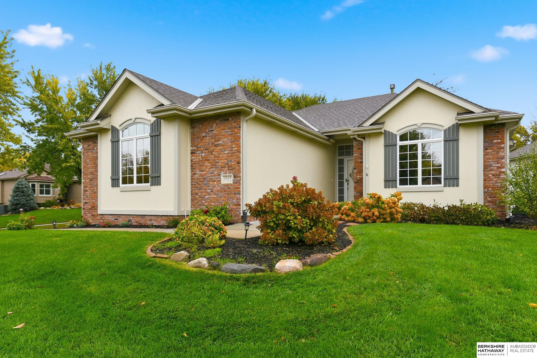 Omaha, Nebraska 68135, United States, 4 Bedrooms Bedrooms, ,3 BathroomsBathrooms,Residential,Active,235918