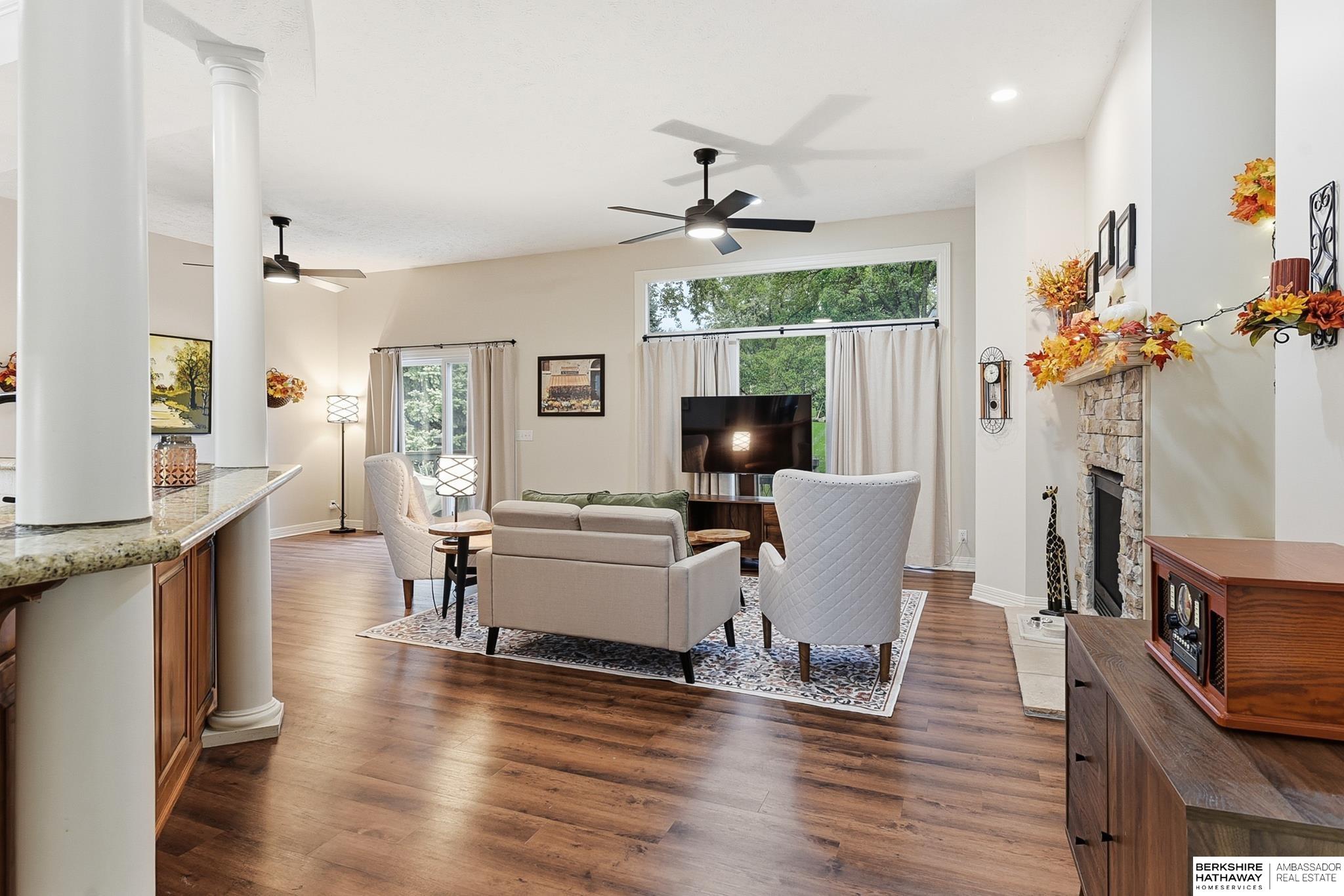 Omaha, Nebraska 68135, United States, 4 Bedrooms Bedrooms, ,3 BathroomsBathrooms,Residential,Active,235918