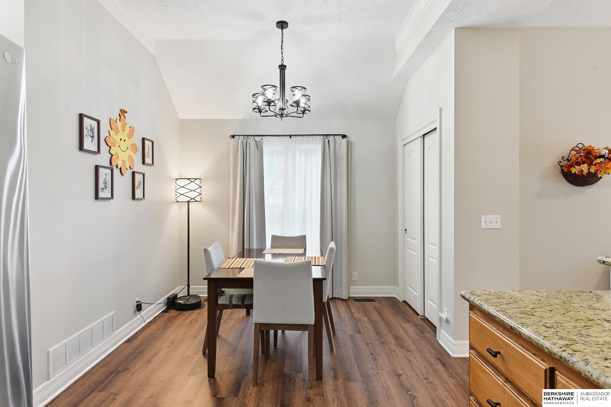 Omaha, Nebraska 68135, United States, 4 Bedrooms Bedrooms, ,3 BathroomsBathrooms,Residential,Active,235918