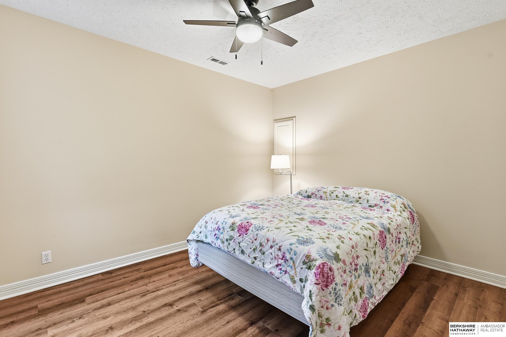 Omaha, Nebraska 68135, United States, 4 Bedrooms Bedrooms, ,3 BathroomsBathrooms,Residential,Active,235918