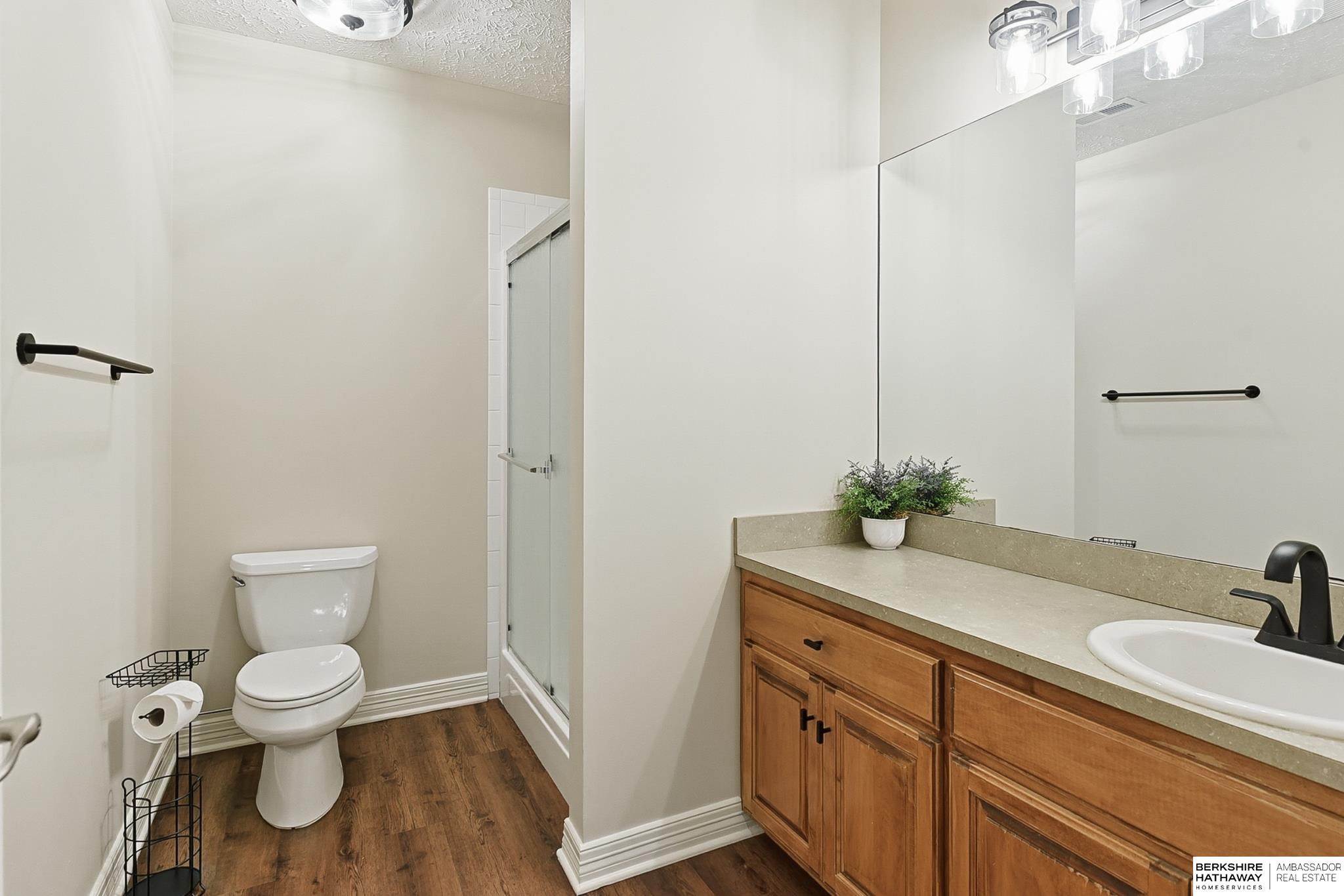 Omaha, Nebraska 68135, United States, 4 Bedrooms Bedrooms, ,3 BathroomsBathrooms,Residential,Active,235918