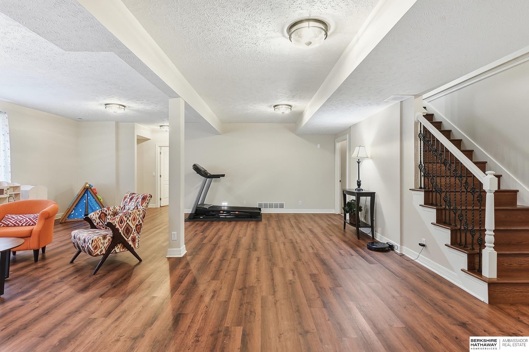 Omaha, Nebraska 68135, United States, 4 Bedrooms Bedrooms, ,3 BathroomsBathrooms,Residential,Active,235918