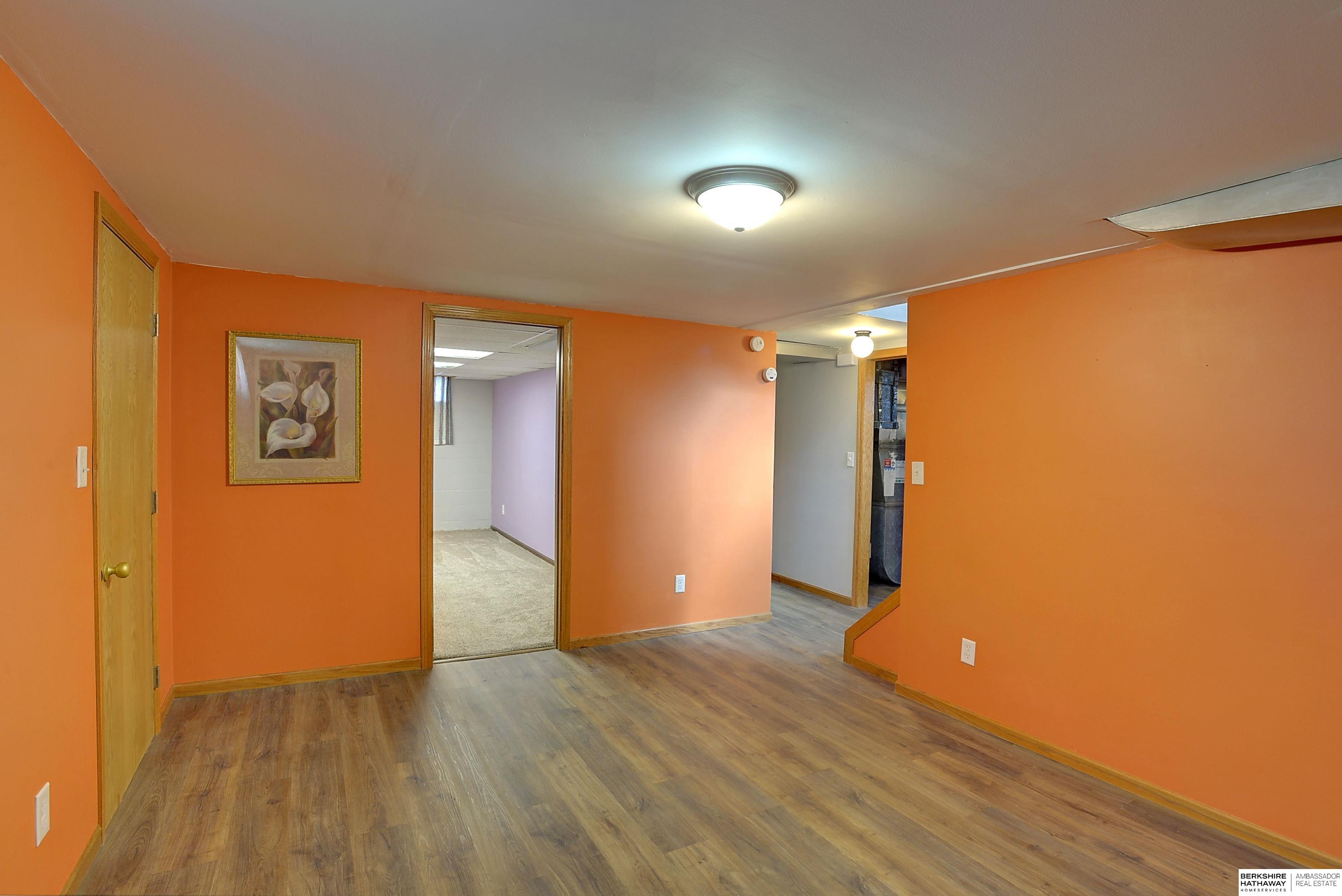 Omaha, Nebraska 68105, United States, 2 Bedrooms Bedrooms, ,1 BathroomBathrooms,Residential,Active,107897