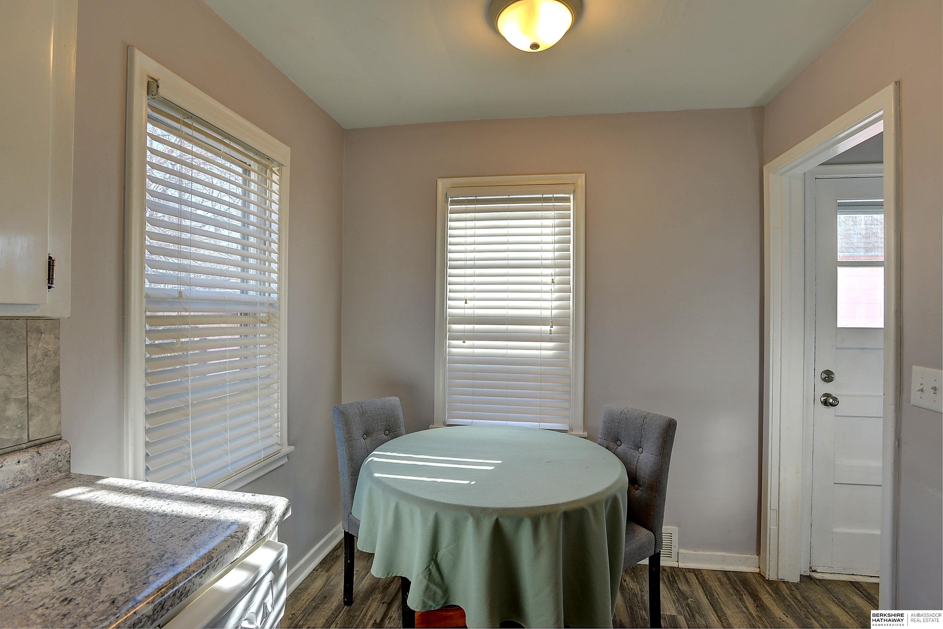 Omaha, Nebraska 68105, United States, 2 Bedrooms Bedrooms, ,1 BathroomBathrooms,Residential,Active,107897