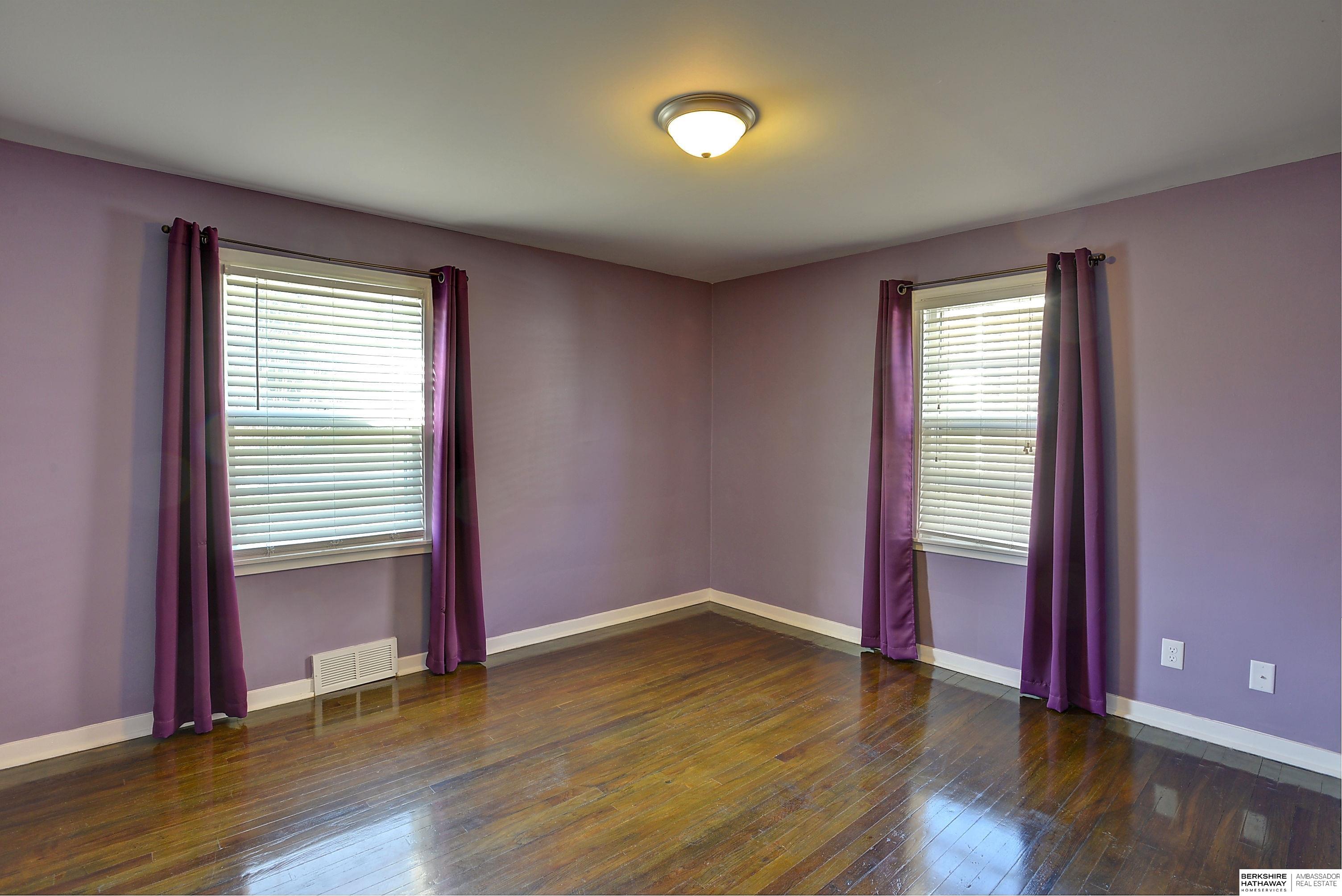 Omaha, Nebraska 68105, United States, 2 Bedrooms Bedrooms, ,1 BathroomBathrooms,Residential,Active,107897