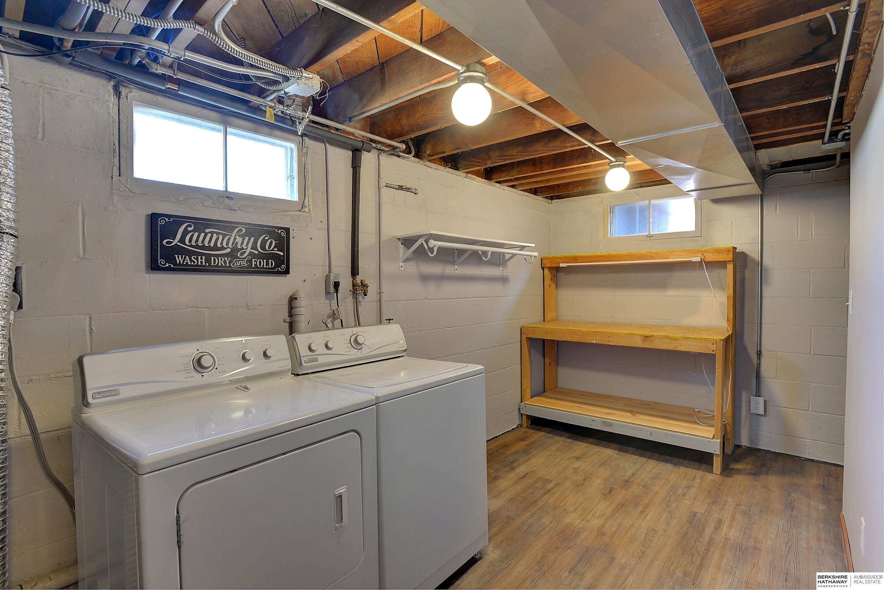 Omaha, Nebraska 68105, United States, 2 Bedrooms Bedrooms, ,1 BathroomBathrooms,Residential,Active,107897