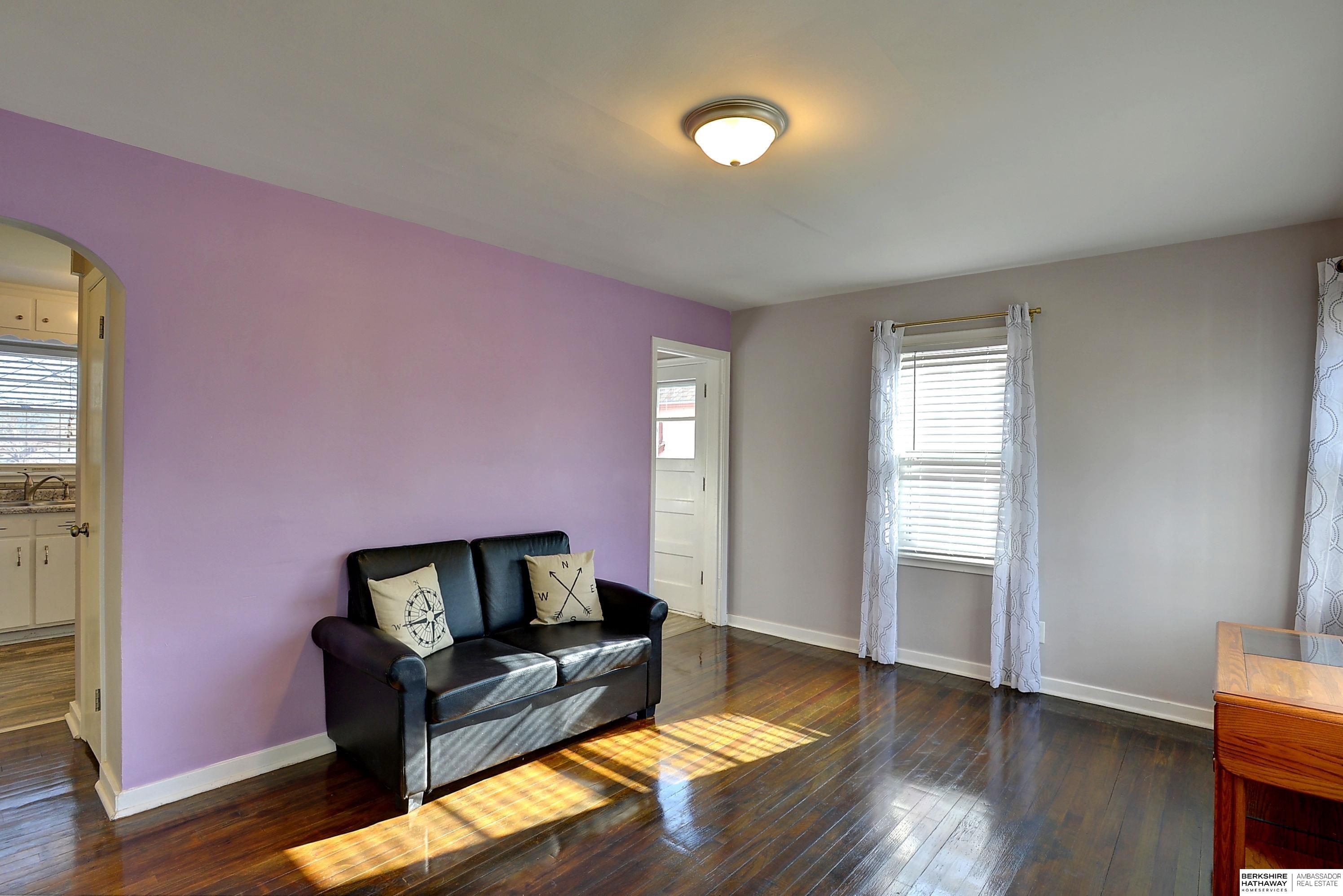 Omaha, Nebraska 68105, United States, 2 Bedrooms Bedrooms, ,1 BathroomBathrooms,Residential,Active,107897