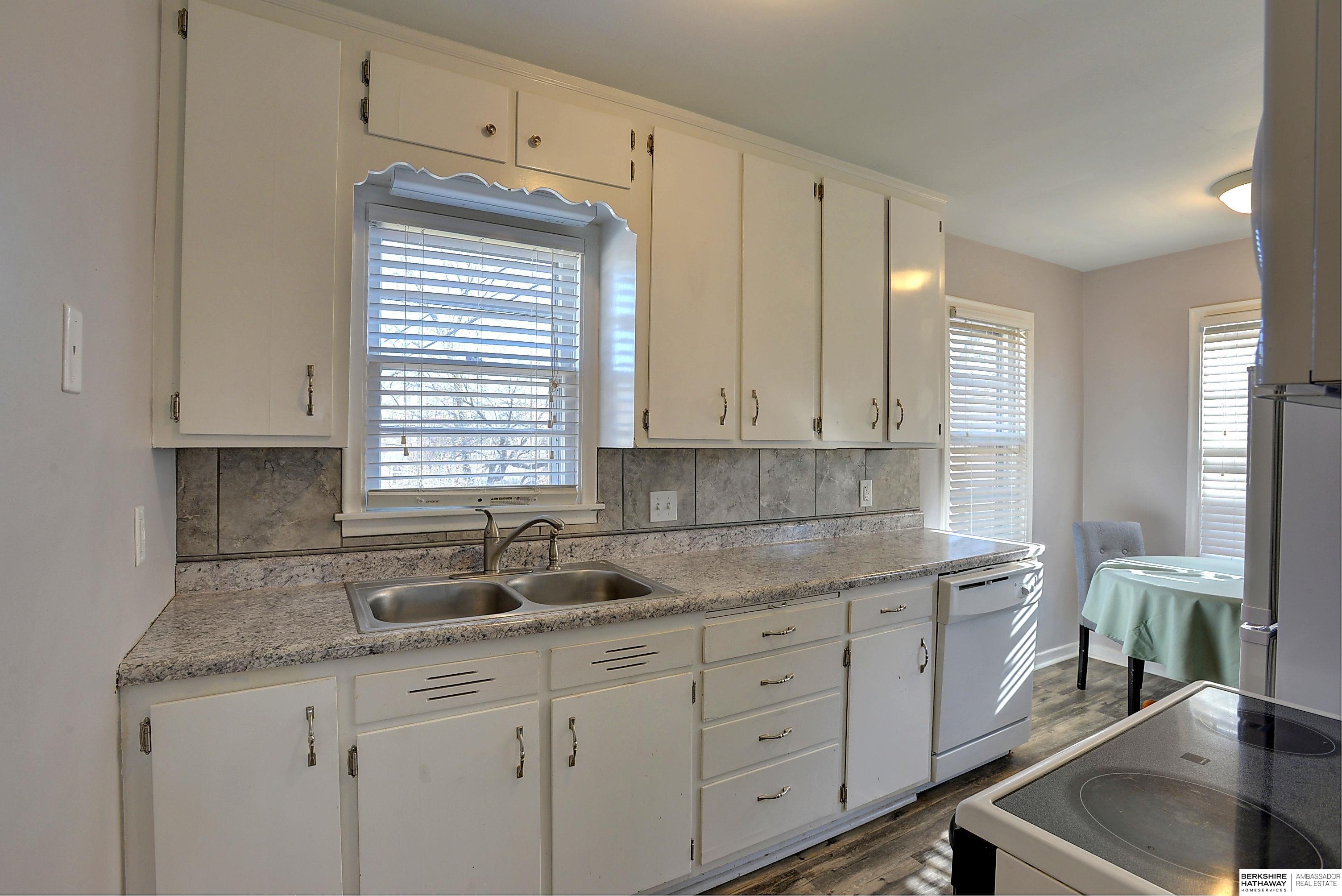 Omaha, Nebraska 68105, United States, 2 Bedrooms Bedrooms, ,1 BathroomBathrooms,Residential,Active,107897