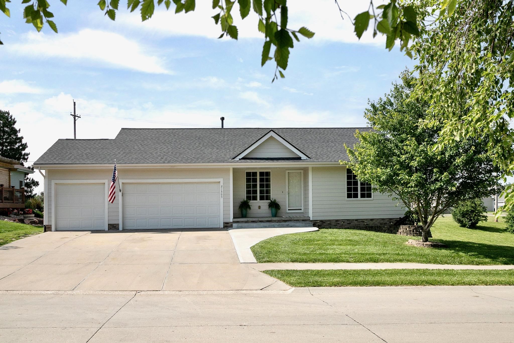 Gretna, Nebraska 68028, United States, 4 Bedrooms Bedrooms, ,3 BathroomsBathrooms,Residential,Active,151095