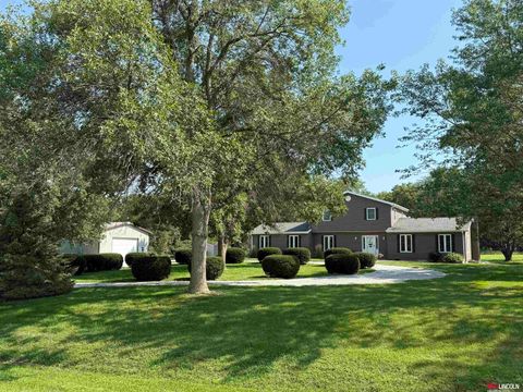 Photo of 2601 W Ridgewood Boulevard, Lincoln, NE 68523 (MLS # 22527890)